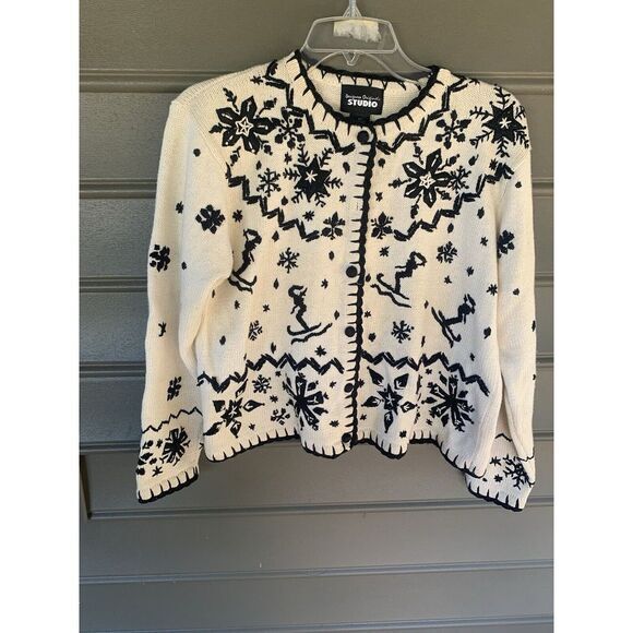 Designers Originals Studio Med Black & White Snowflake Knitted Grandma Sweater‎ - Picture 1 of 6